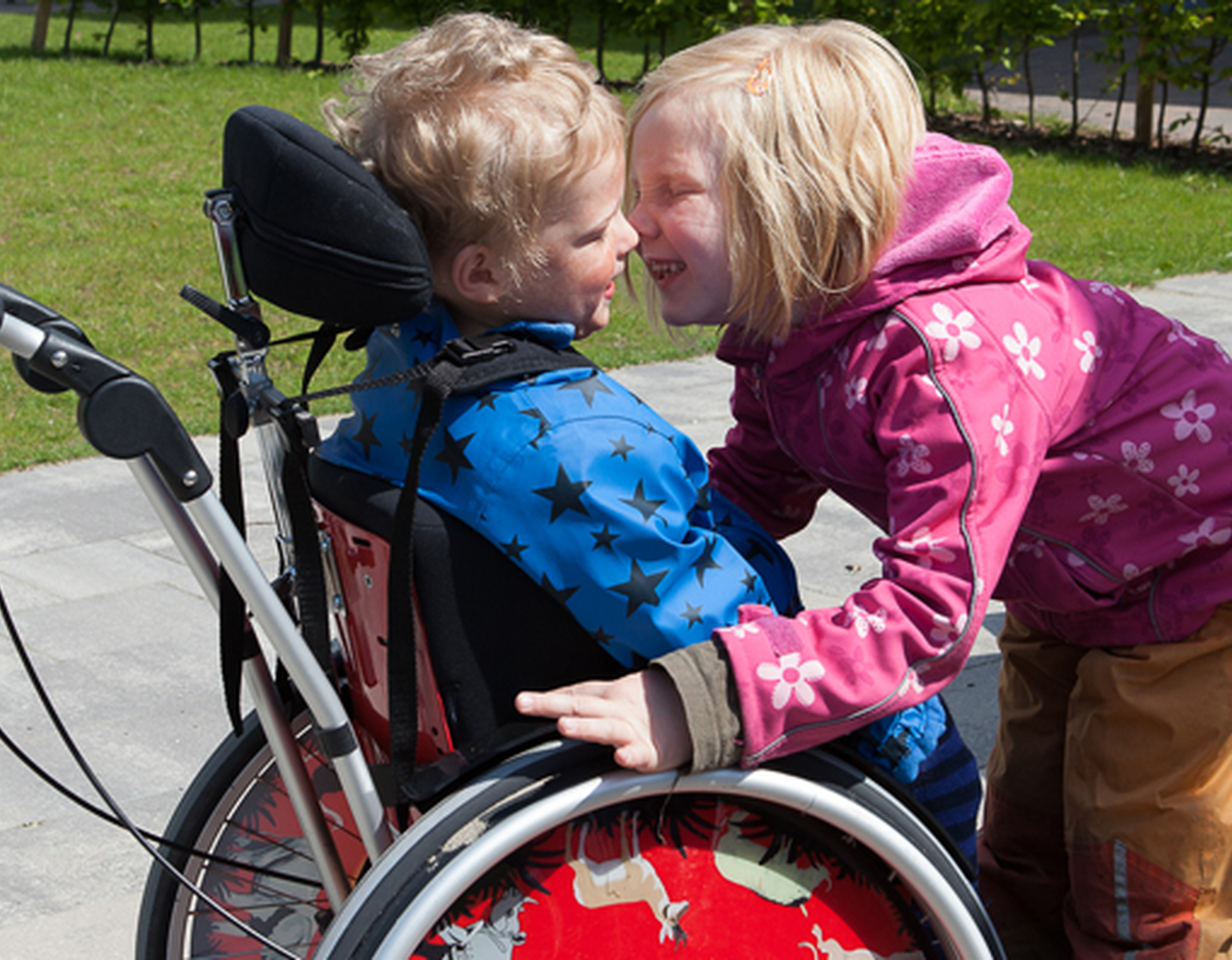 Zwei Kinder im Kindergartenalter Zwei Kinder im Kindergartenalter