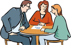 Drei Personen sitzen an einem runden Tisch und führen ein Beratungsgespräch