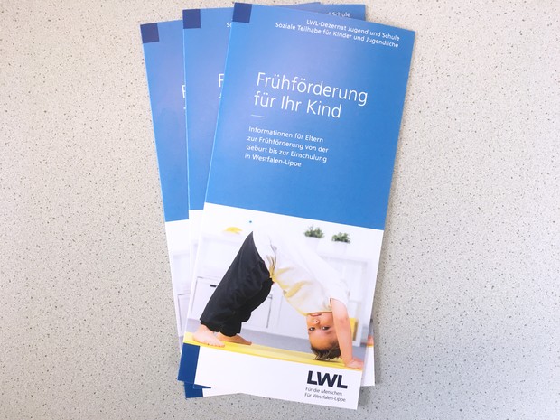 Titelseite des Elternflyers Frühförderung für Ihr Kind Titelseite des Elternflyers Frühförderung für Ihr Kind